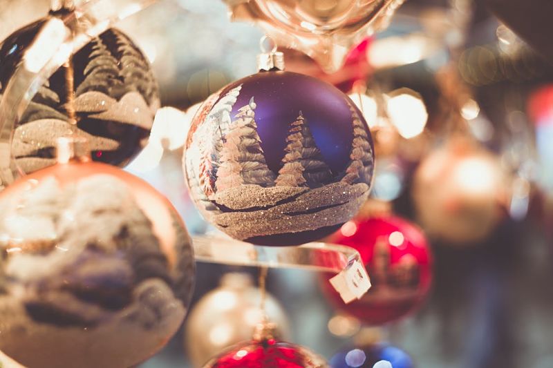 unique Christmas traditions around the world